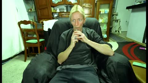 Snapshot of 00jeff31 chatting on 12.29.24 jeff online show from 12.29.24