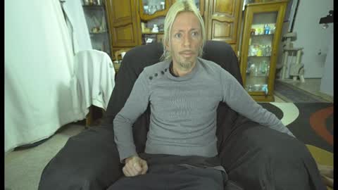 Snapshot of 00jeff31 chatting on 12.31.24 jeff online show from 12.31.24