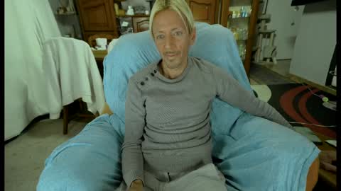 Snapshot of 00jeff31 chatting on 01.03.25 jeff online show from 01.03.25