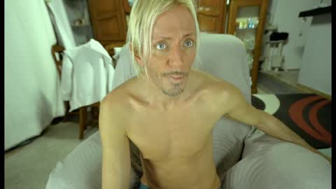 Snapshot of 00jeff31 chatting on 01.04.25 jeff online show from 01.04.25