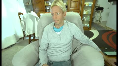 Snapshot of 00jeff31 chatting on 01.05.25 jeff online show from 01.05.25