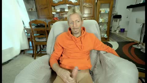 Snapshot of 00jeff31 chatting on 01.14.25 jeff online show from 01.14.25