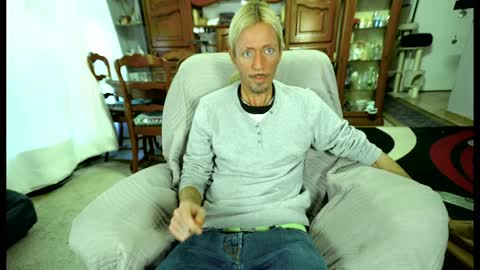 Snapshot of 00jeff31 chatting on 01.17.25 jeff online show from 01.17.25