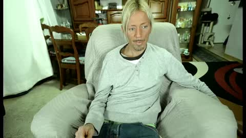 Snapshot of 00jeff31 chatting on 01.18.25 jeff online show from 01.18.25