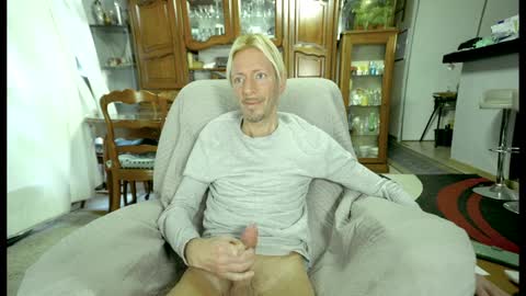 Snapshot of 00jeff31 chatting on 02.07.25 jeff online show from 02.07.25