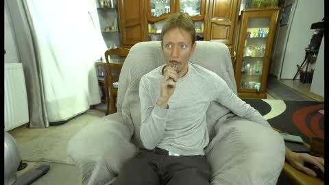 Snapshot of 00jeff31 chatting on 02.09.25 jeff online show from 02.09.25