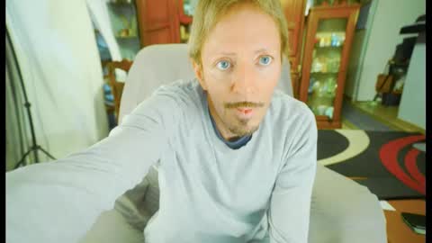 Snapshot of 00jeff31 chatting on 02.12.25 jeff online show from 02.12.25