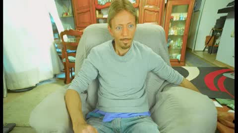 Snapshot of 00jeff31 chatting on 02.14.25 jeff online show from 02.14.25