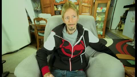 Snapshot of 00jeff31 chatting on 02.25.25 jeff online show from 02.25.25