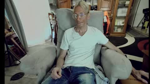 Snapshot of 00jeff31 chatting on 09.15.25 jeff online show from 09.15.25