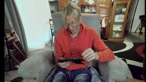 Snapshot of 00jeff31 chatting on 09.16.25 jeff online show from 09.16.25