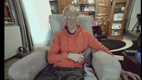 Snapshot of 00jeff31 chatting on 10.01.25 jeff online show from 10.01.25