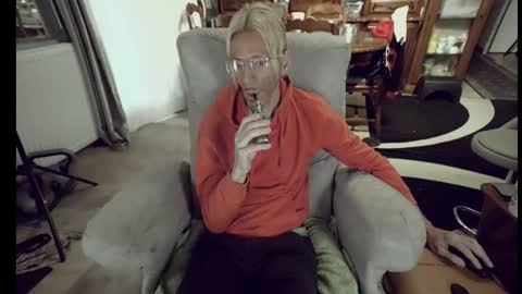 Snapshot of 00jeff31 chatting on 10.21.25 jeff online show from 10.21.25