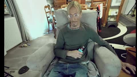 Snapshot of 00jeff31 chatting on 11.03.25 jeff online show from 11.03.25