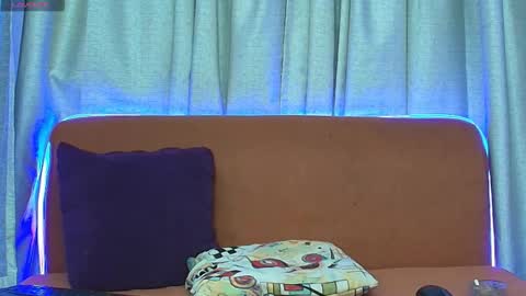 Snapshot of 01klhoe01 chatting on 11.14.25 Klhoe Carter 3 online show from 11.14.25