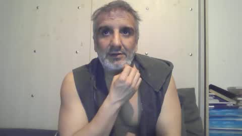 Snapshot of 0luvmonkey chatting on 09.27.25 0luvmonkey online show from 09.27.25