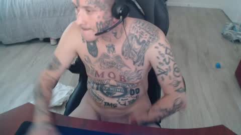 Snapshot of 10inch_greatwhite chatting on 05.19.26 10inch_greatwhite online show from 05.19.26