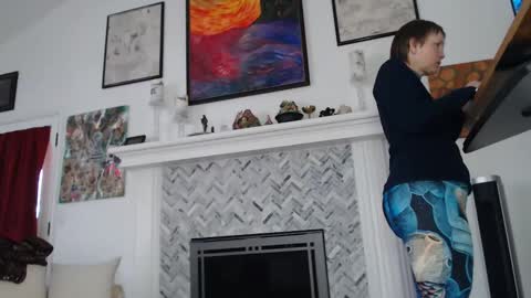 Aurora Willows online show from 01.21.25