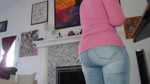 Aurora Willows online show from 01.22.25