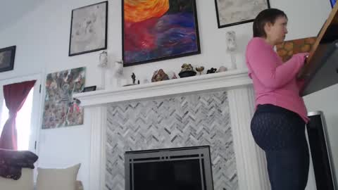 Aurora Willows online show from 01.23.25