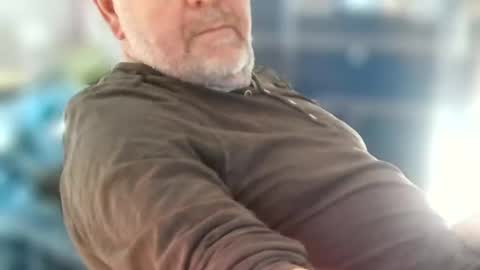 Snapshot of 12monkeyatleast chatting on 11.08.25 Chris online show from 11.08.25