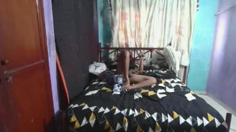 Snapshot of 12parejasexy chatting on 02.09.25 latinogang online show from 02.09.25