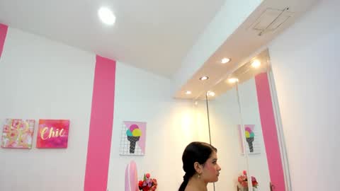 Snapshot of 15_scarlette chatting on 12.28.24 Scarlette online show from 12.28.24