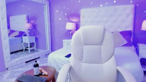 Snapshot of 15_scarlette chatting on 01.11.25 Scarlette online show from 01.11.25