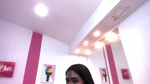 Snapshot of 15_scarlette chatting on 01.20.25 Scarlette online show from 01.20.25