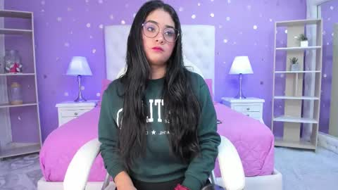 Snapshot of 15_scarlette chatting on 11.06.25 Scarlette online show from 11.06.25