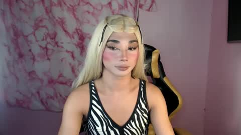 Snapshot of 18_nicole chatting on 02.15.25 barbie online show from 02.15.25