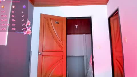 Snapshot of 18_salo chatting on 12.14.24 SALOME online show from 12.14.24