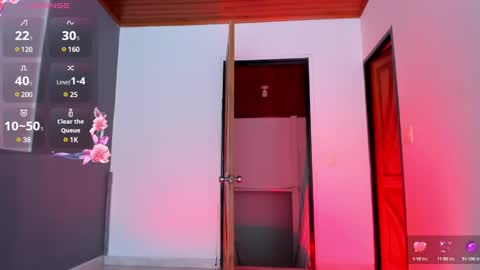 Snapshot of 18_salo chatting on 01.08.25 SALOME online show from 01.08.25