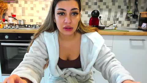 18belleskinny online show from 10.04.25