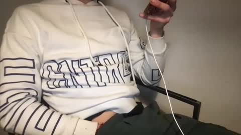 Snapshot of 18hereman chatting on 12.31.24 man 18 but cute online show from 12.31.24