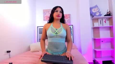 18zoe__ online show from 09.15.25
