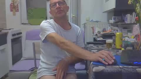 Snapshot of 1973man chatting on 05.31.26 1973man online show from 05.31.26