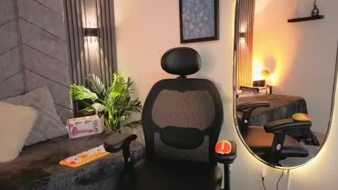 anya online show from 12.15.25