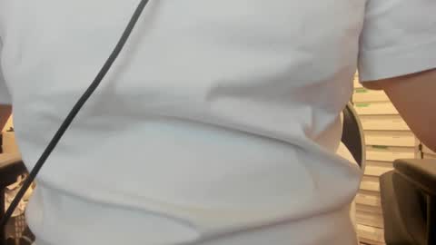 Snapshot of 1bigloadasian chatting on 09.20.25 1bigloadasian online show from 09.20.25