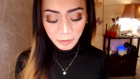 Snapshot of 1bigsurprise4you chatting on 11.03.25 angel online show from 11.03.25