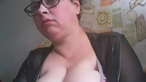 Deluxepussy online show from 10.28.25