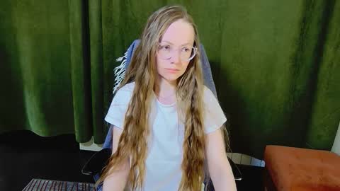 Snapshot of 1goldilocks chatting on 02.22.26 online show from 02.22.26