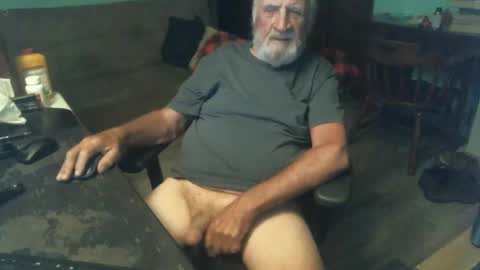 Snapshot of 1handyanddee chatting on 02.16.25 1handyanddee online show from 02.16.25