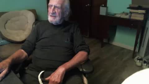 Snapshot of 1handyanddee chatting on 11.14.25 1handyanddee online show from 11.14.25