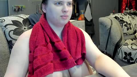 1LINDSEY1 online show from 12.14.24