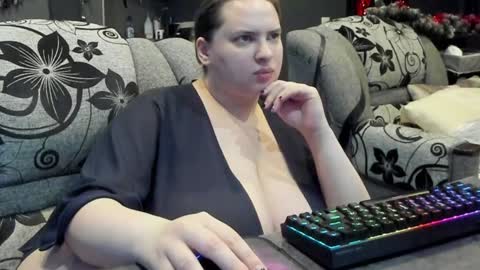 1LINDSEY1 online show from 12.19.24