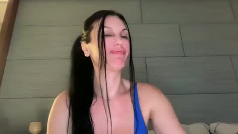 Snapshot of 1lovely1 chatting on 10.20.25 Onna online show from 10.20.25