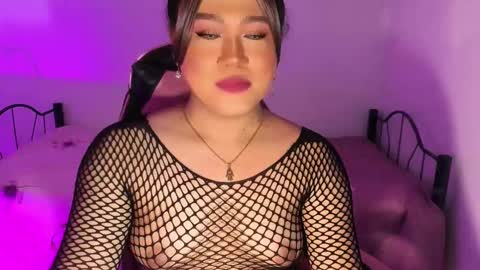 1lovelymess online show from 10.23.25