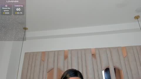 Snapshot of 1m_valery chatting on 12.25.24 Valery online show from 12.25.24