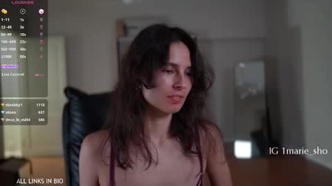 Marie online show from 11.22.25